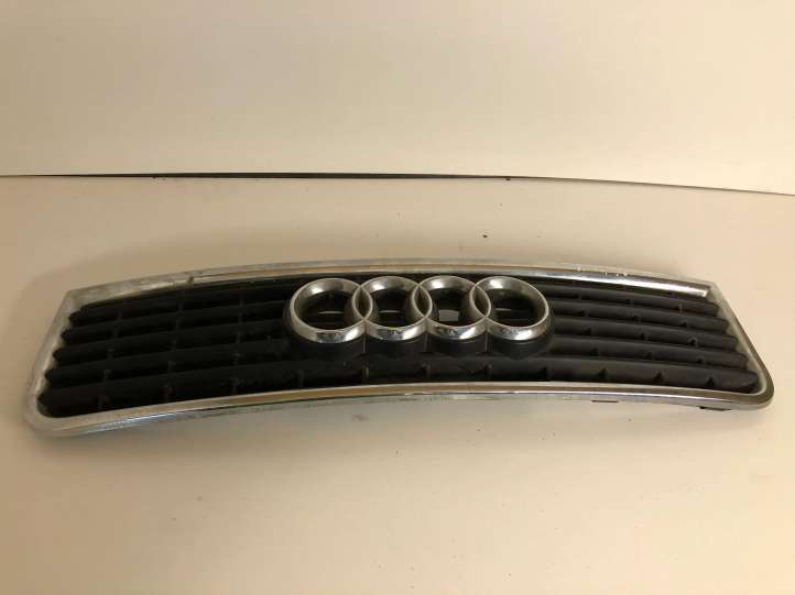 Audi A4 S4 B6 8E 8H Grotelės priekinės