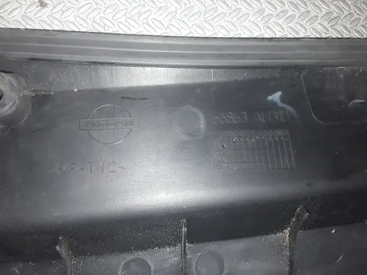 Nissan Primera (2001 - 2008) 66863AU310 Жабо стеклоочистителей — фото 2