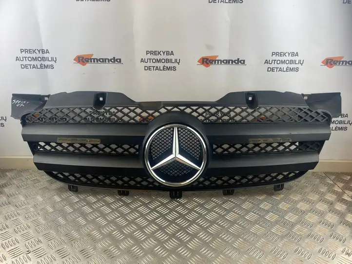 Mercedes-Benz Sprinter W906 (2006 - 2018) A9068800385 Передняя решетка — фото 1