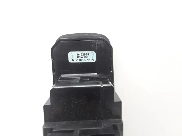 Volvo V70 (2000 - 2004) 9452939 Кнопка стеклоподъемников — фото 3