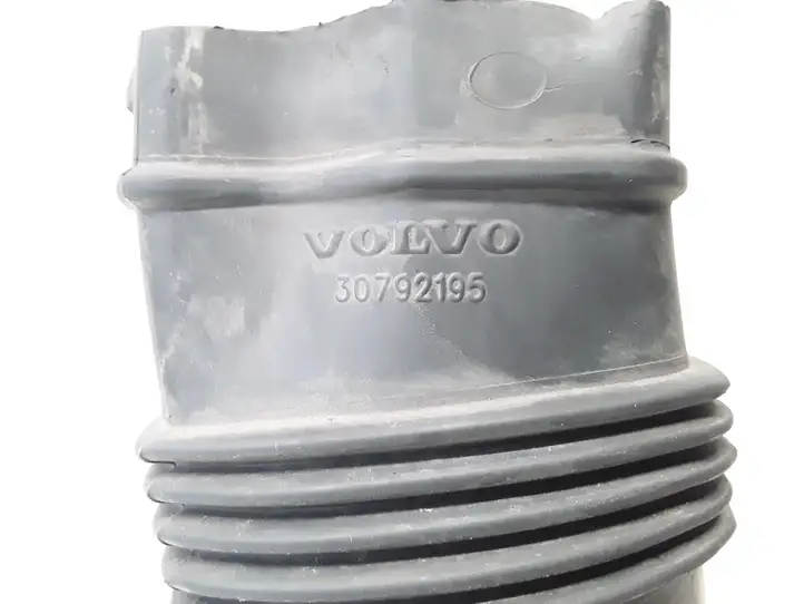 Volvo S80 (2009 - 2013) 30792195 Трубка подачи воздуха — фото 2