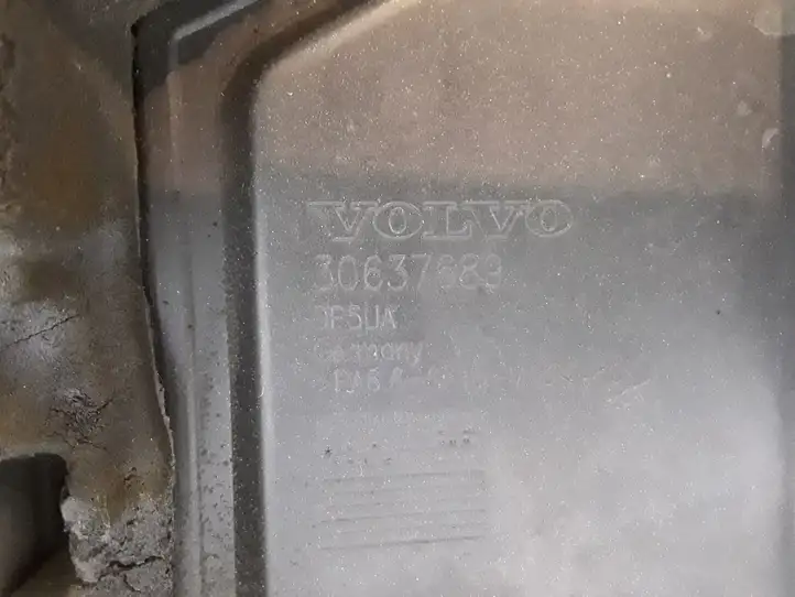 Volvo XC70 (2007 - 2013) 30637689 Крышка двигателя декоративная — фото 3