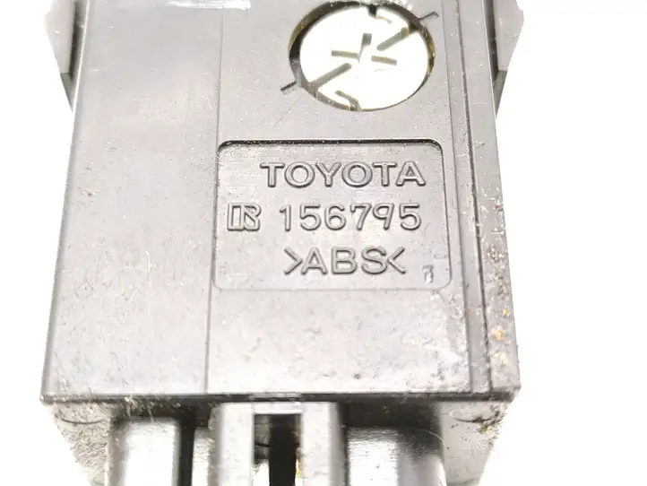 Toyota Avensis T250 (2006 - 2009) 156795 Другие включатели / ручки/ переключатели — фото 3