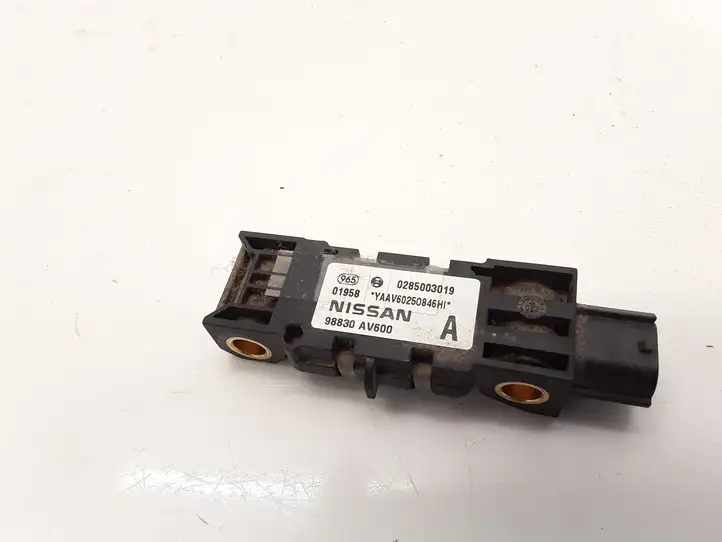 Nissan Primera (2001 - 2008) 98830AV600 Датчик удара SRS — фото 3