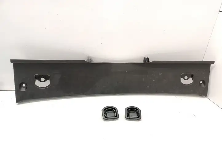 Toyota Avensis T270 (2009 - 2012) 5838705100 Отделка порога багажника — фото 1