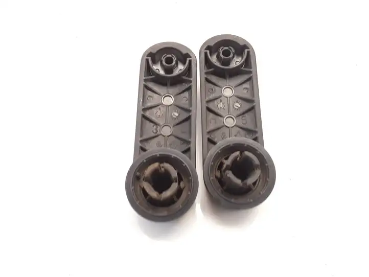 Renault Megane II (2006 - 2008) 7700811387 Ручка стеклоподъемника — фото 3