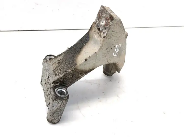 Honda Legend III KA9 (1996 - 2006) Кронштейн двигателя — фото 2