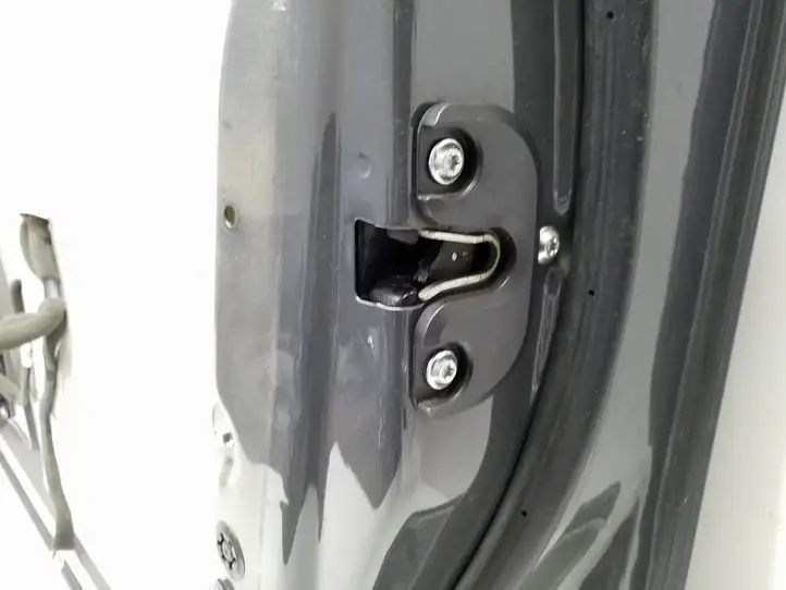 Chevrolet Captiva (2006 - 2011) Дверь — фото 10