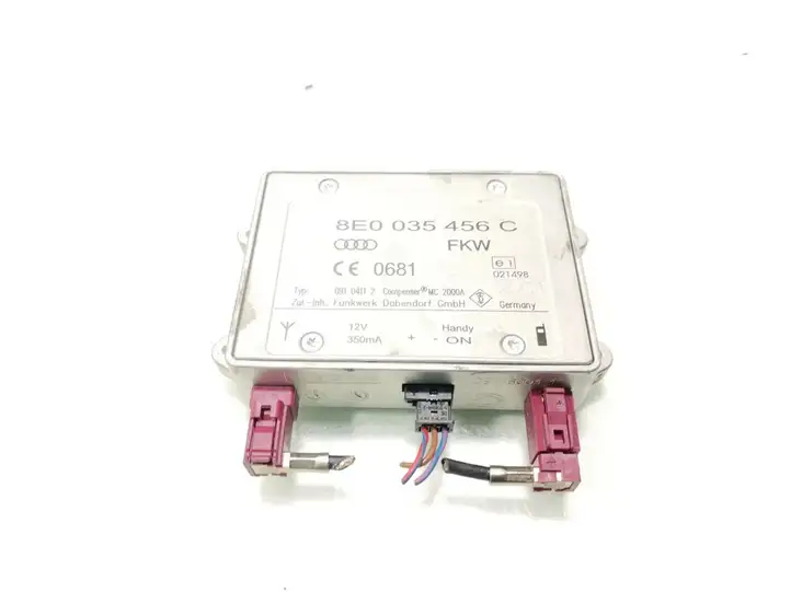 Audi A4 S4 B7 8E 8H (2004 - 2009) 8E0035456C Усилитель антенны — фото 1