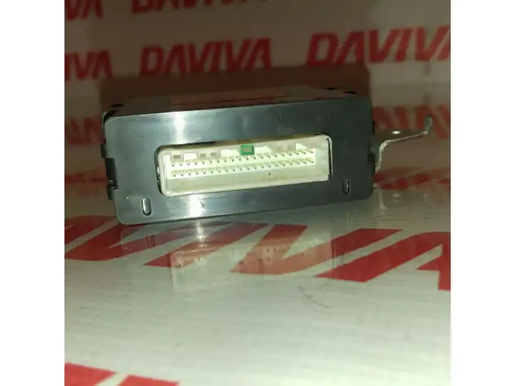 Toyota Corolla E120 E130 (2004 - 2007) 237001-3320 Блок управления сигнализацией — фото 2
