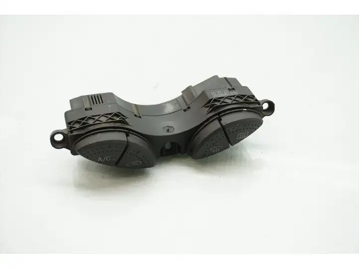 Ford Focus (1998 - 2004) 98AG19A945CH Кнопка кондиционера — фото 1
