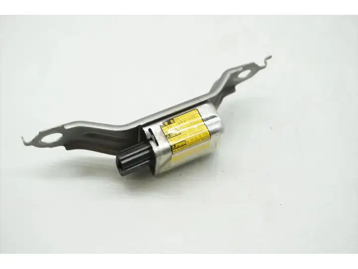 Toyota Prius (XW20) (2003 - 2009) 89833-47030 Датчик удара SRS — фото 1