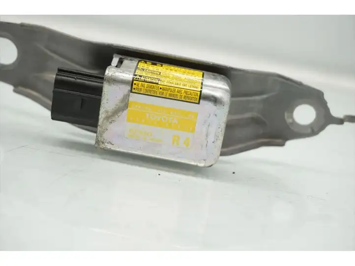 Toyota Prius (XW20) (2003 - 2009) 89833-47030 Датчик удара SRS — фото 4