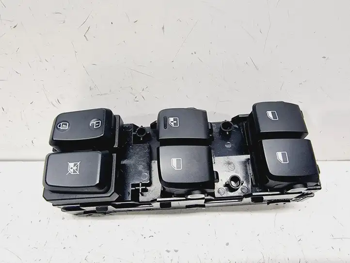 Hyundai Kona I (2017 - 2022) 93570J9600 Блок кнопок стеклоподъемников — фото 1