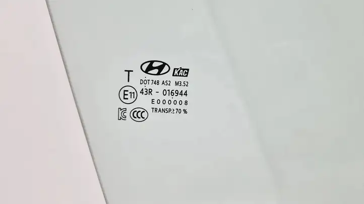 Hyundai Kona I (2017 - 2022) 82420J9040 Стекло передней двери — фото 2