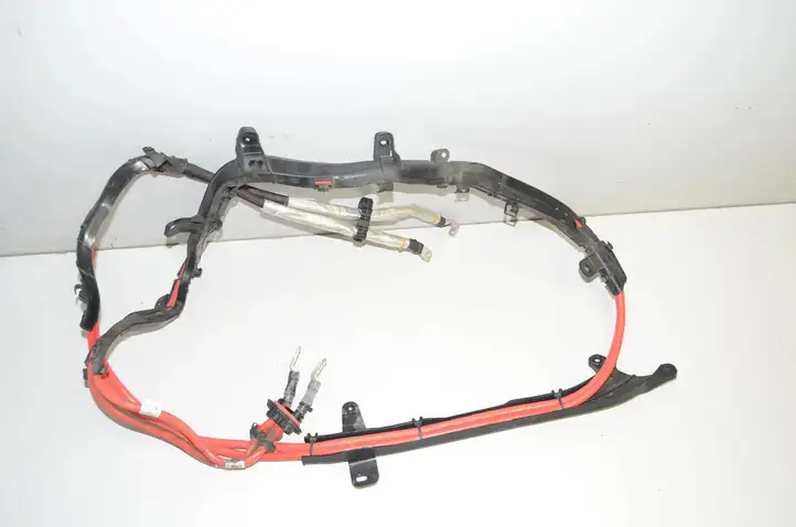 BMW 3 G20 G21 (2019 - ) 9107457 Плюсовой провод аккумулятора — фото 2