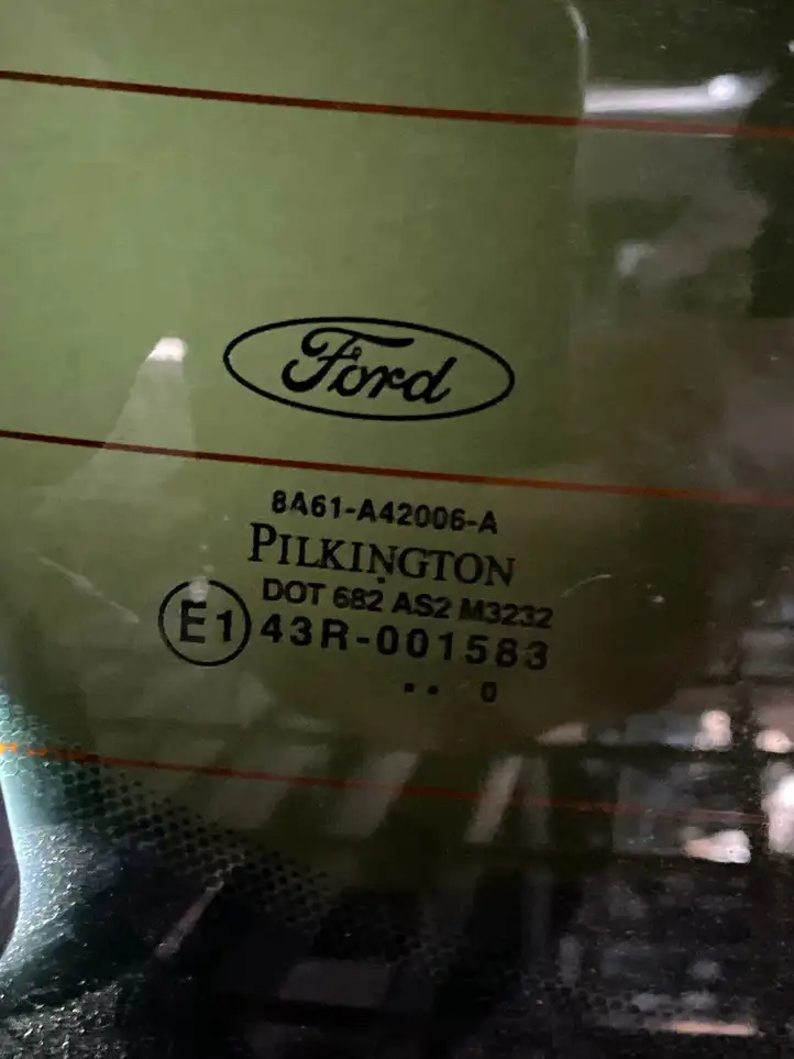 Ford Fiesta (2009 - 2012) Заднее стекло — фото 2
