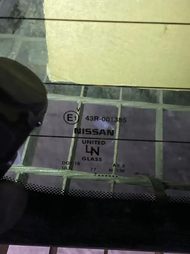Nissan Navara D40 (2004 - 2015) Заднее стекло — фото 2