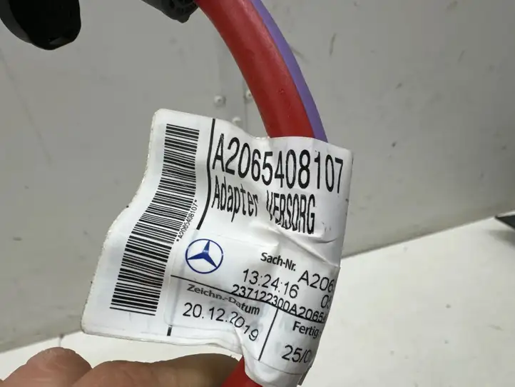 Mercedes-Benz C W206 (2021 - ) A2065408107 Плюсовой провод аккумулятора — фото 3
