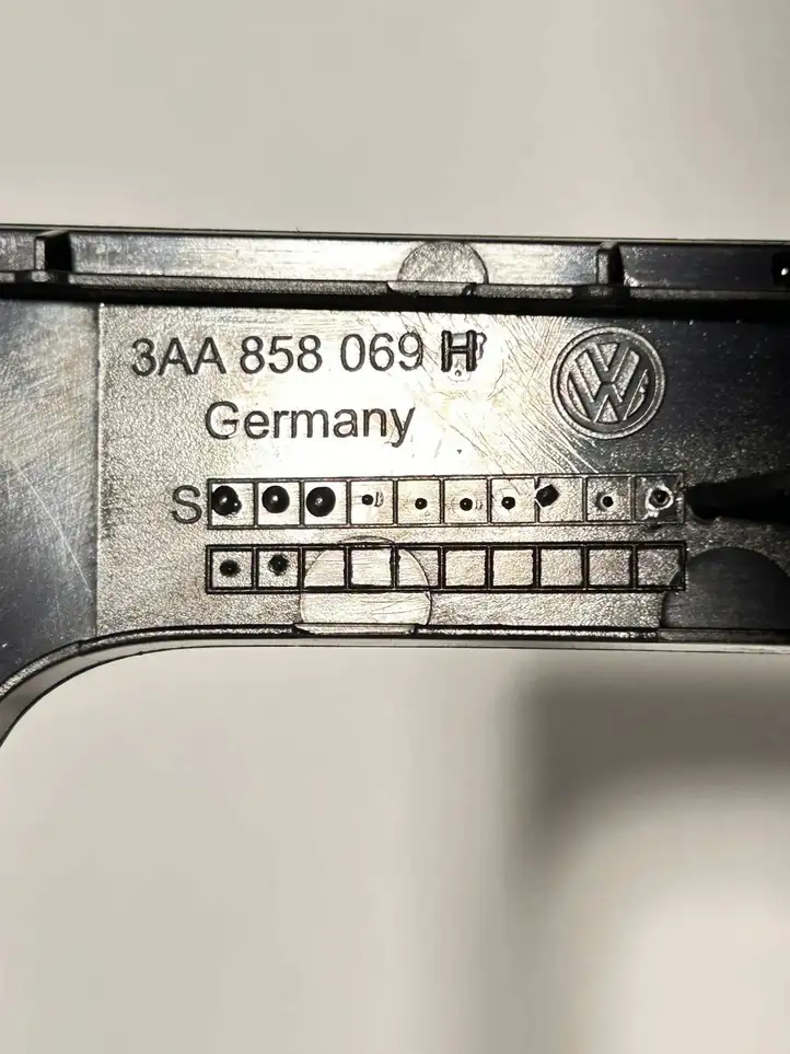 Volkswagen PASSAT B7 (2011 - 2014) 3AA858069H Прочие детали салона — фото 2