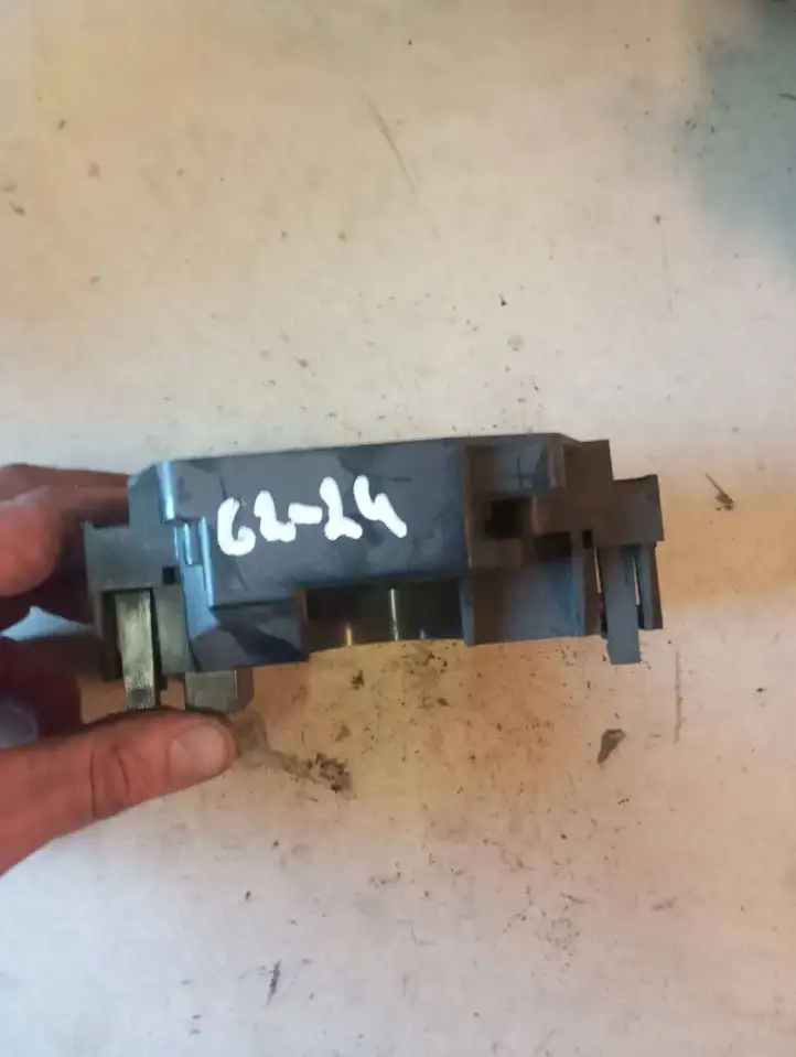 Volvo XC90 (2002 - 2006) 8685487 Датчик угла поворота руля — фото 5