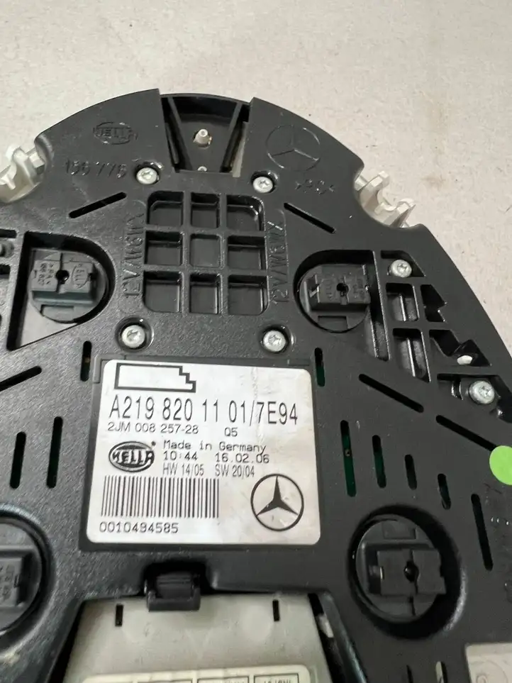 Mercedes-Benz CLS C219 (2003 - 2011) A2198201101 Задняя подсветка — фото 10