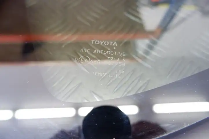 Toyota Prius+ (ZVW40) (2011 - 2018) 6272047080 Заднее боковое стекло — фото 2