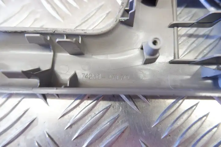 Toyota Prius+ (ZVW40) (2011 - 2018) 7423147170 Накладка кнопки стеклоподъемника — фото 4