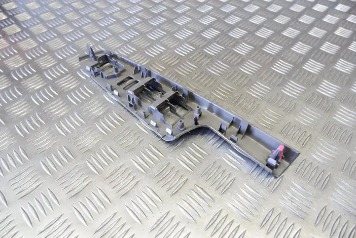 Toyota Prius+ (ZVW40) (2011 - 2018) 7423147170 Накладка кнопки стеклоподъемника — фото 7