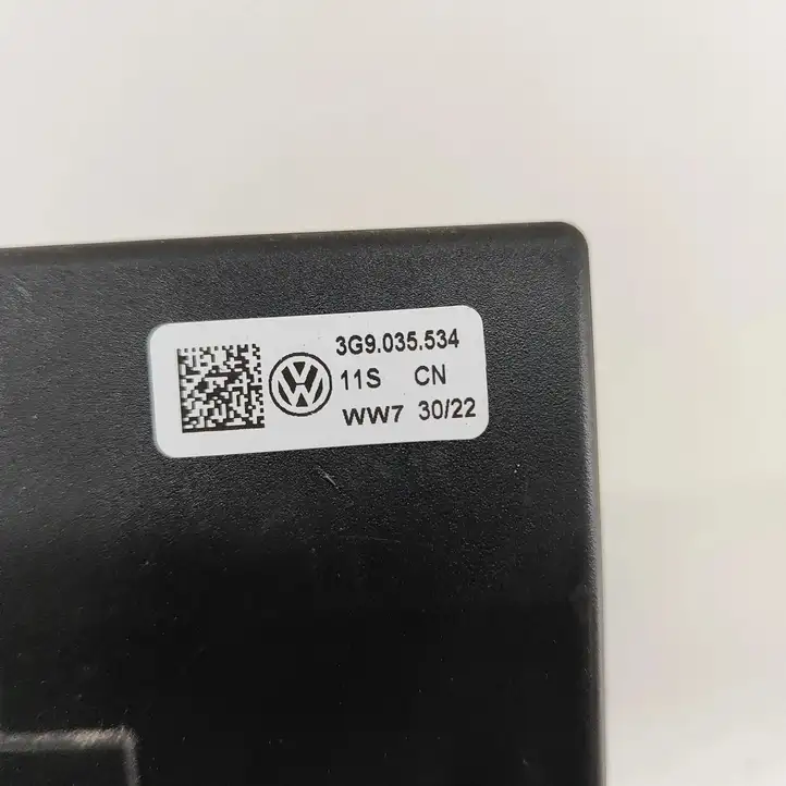 Volkswagen ID.4 (2020 - ) 3G9035534 Усилитель антенны — фото 7