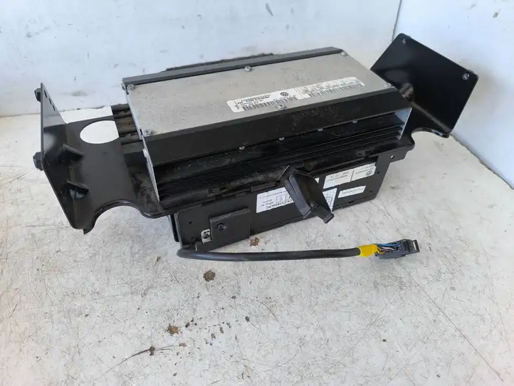 Volkswagen Multivan T5 (2003 - 2015) 7L0035456A Блок Hi-Fi аудиосистемы — фото 1