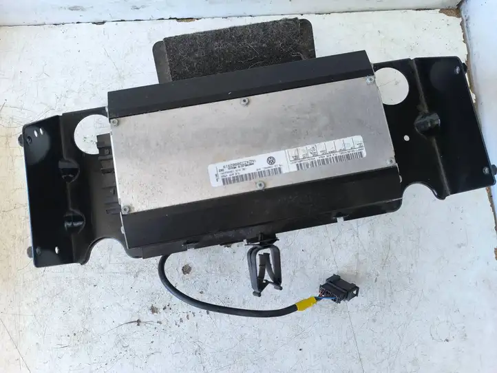 Volkswagen Multivan T5 (2003 - 2015) 7L0035456A Блок Hi-Fi аудиосистемы — фото 2