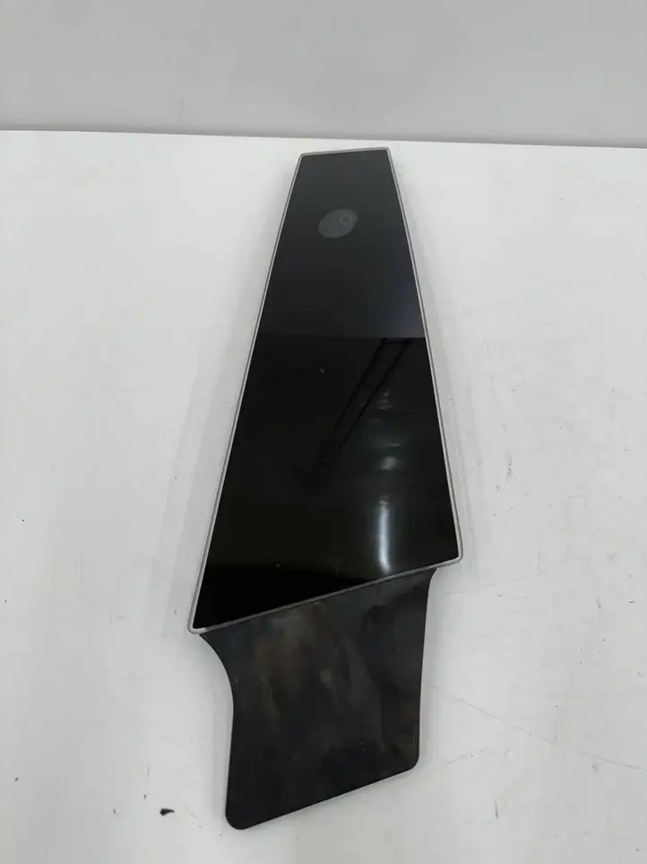 Tesla Model S (2016 - 2021) 108389900B Верхняя обшивка стойки B — фото 2