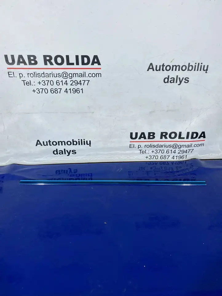 Audi A4 S4 B6 8E 8H (2000 - 2006) 8E0853768A Накладка стекла задней двери — фото 1