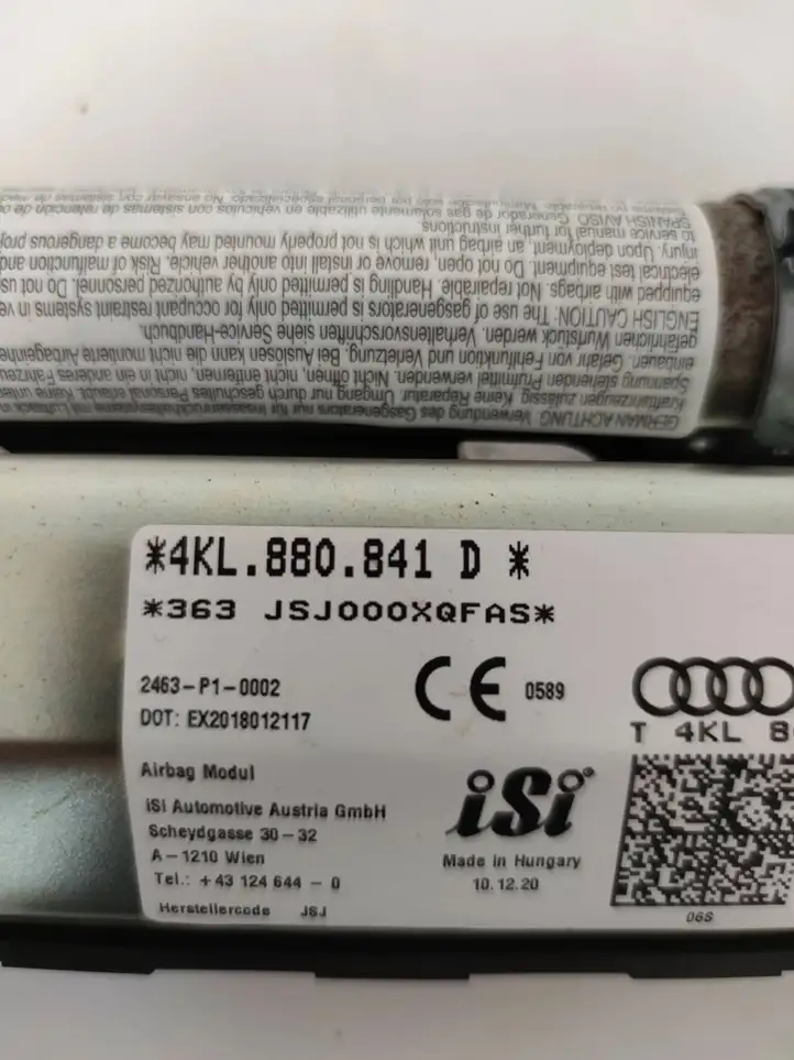 Audi e-tron (2018 - ) 4KL880841D Коленная подушка безопасности — фото 5