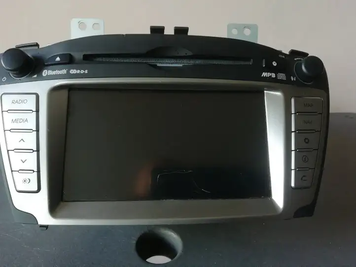Hyundai ix35 (2009 - 2013) LAN8900EHLN Магнитола / мультимедийная система — фото 1