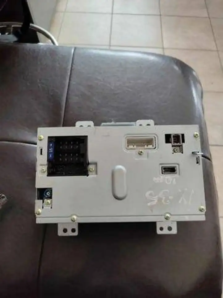 Hyundai ix35 (2009 - 2013) LAN8900EHLN Магнитола / мультимедийная система — фото 2