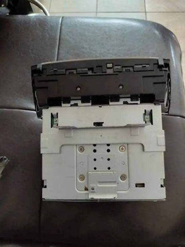 Hyundai ix35 (2009 - 2013) LAN8900EHLN Магнитола / мультимедийная система — фото 3