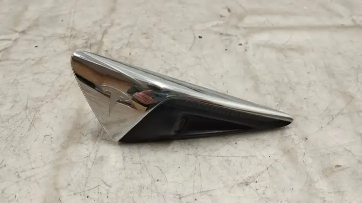 Tesla Model S (2016 - 2021) 112510600c Поворотный фонарь крыла — фото 3