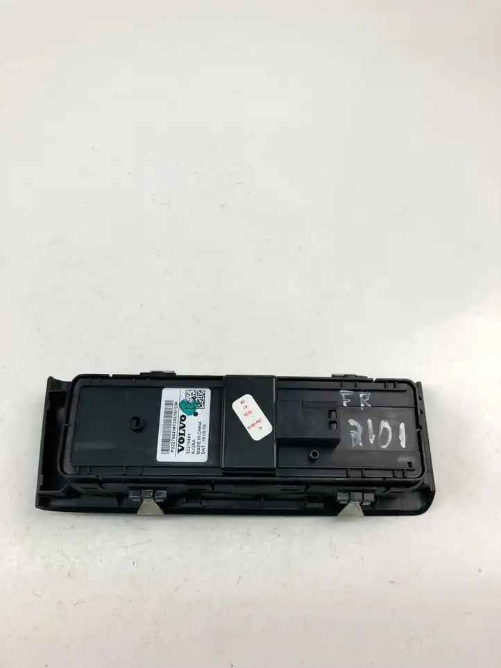Volvo XC40 (2017 - ) 32279441 Кнопка стеклоподъемников — фото 3