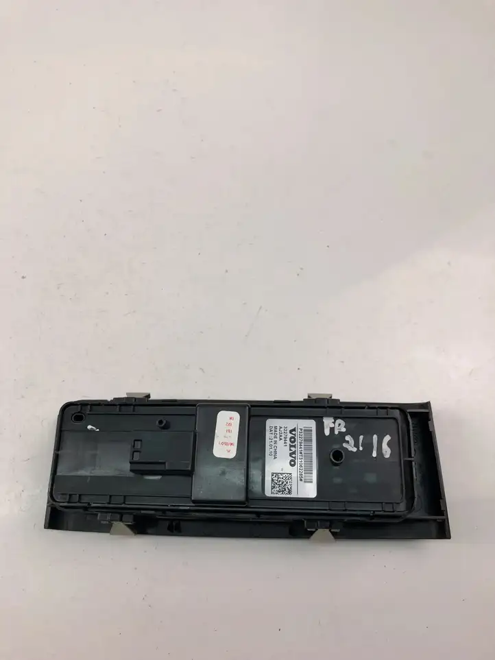 Volvo XC40 (2017 - ) 32279441 Кнопка стеклоподъемников — фото 3