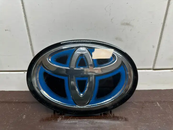 Toyota C-HR I (2016 - 2022) 5314142020 Эмблема автомобиля — фото 1