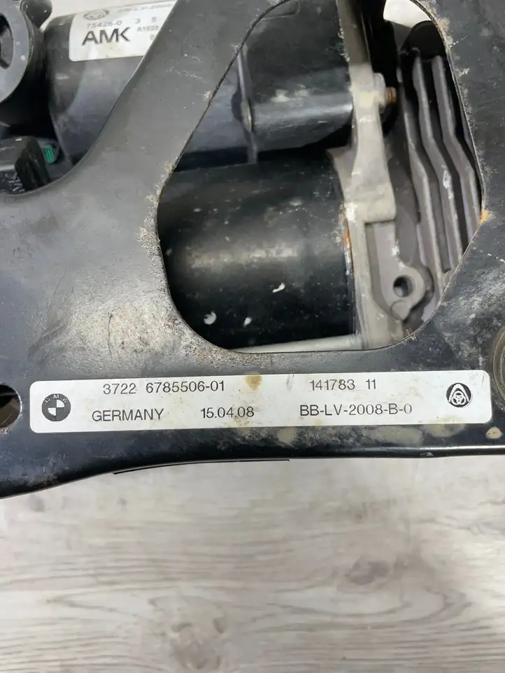 BMW X5 E70 (2006 - 2013) 6785506 Кронштейн пневмокомпрессора — фото 8