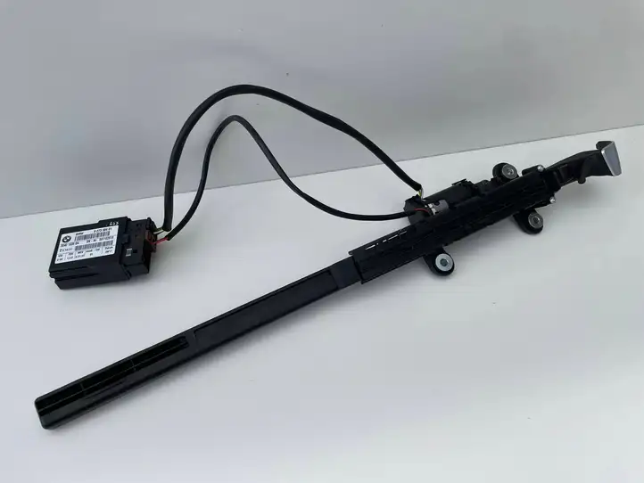 BMW 4 F32 F33 (2013 - 2017) 72117307916 Электродвигатель регулировки ремня безопасности — фото 1