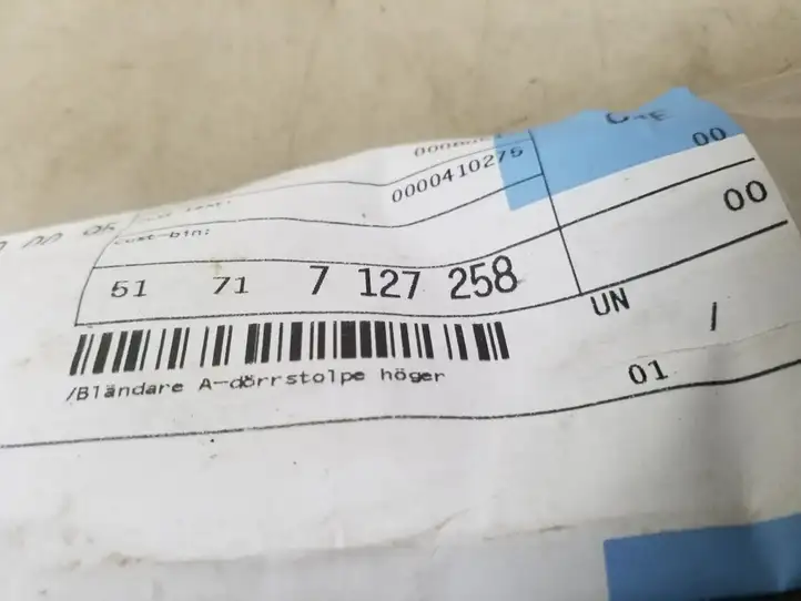 BMW Z4 E85 E86 (2002 - 2008)  7127258  Уплотнитель стекла передней двери