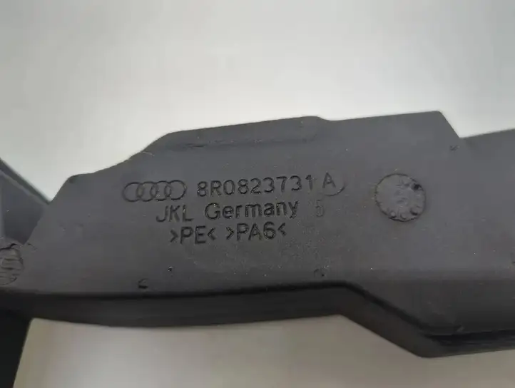 Audi Q5 SQ5 (2008 - 2012) 8R0823731A Прочие детали моторного отсека — фото 7