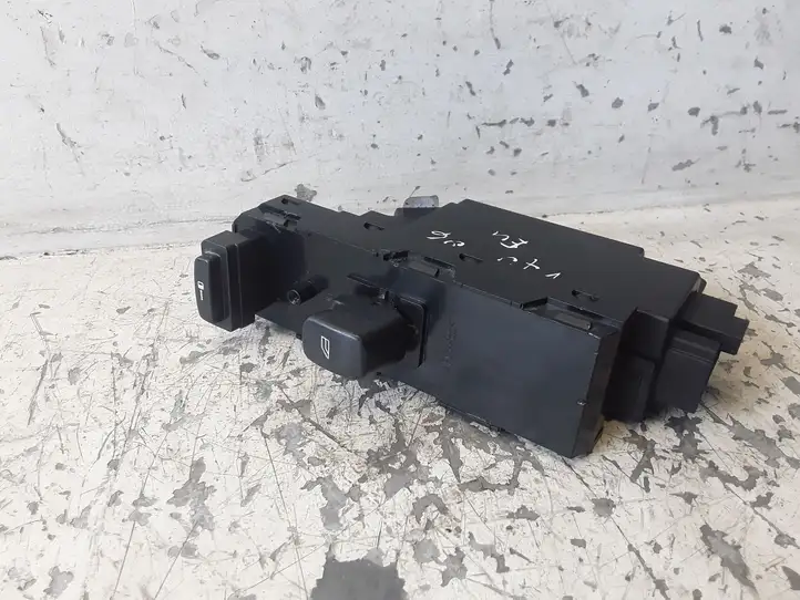 Volvo V70 (2004 - 2007) 30746075 Кнопка стеклоподъемников — фото 1