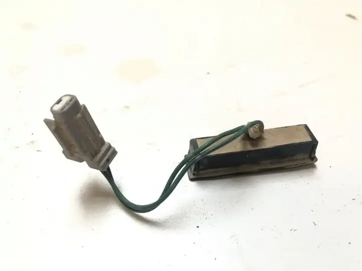 Nissan Qashqai (2006 - 2010) 8729J Кнопка закрытия крышки багажника — фото 2