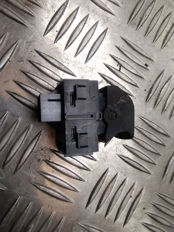 Opel Astra J (2009 - 2012) 20843230 Кнопка ручного тормоза — фото 2