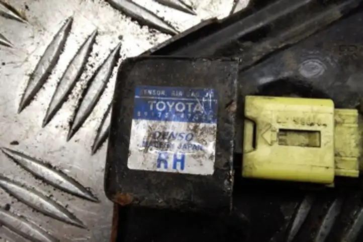 Toyota Prius (XW20) (2003 - 2009) 8917347040 Датчик удара SRS — фото 3